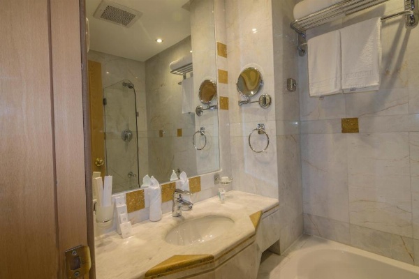 Montana Al Azizia Hotel image 52